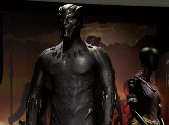 Black Panther : Le costume porté par Chadwick Boseman exposé dans un musée