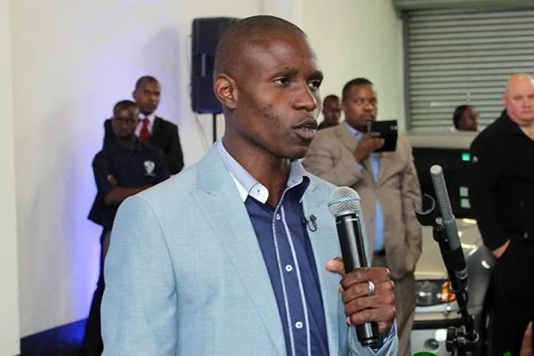 Maxwell Chikumbutso, inventeur de la Télévision Sans Fil